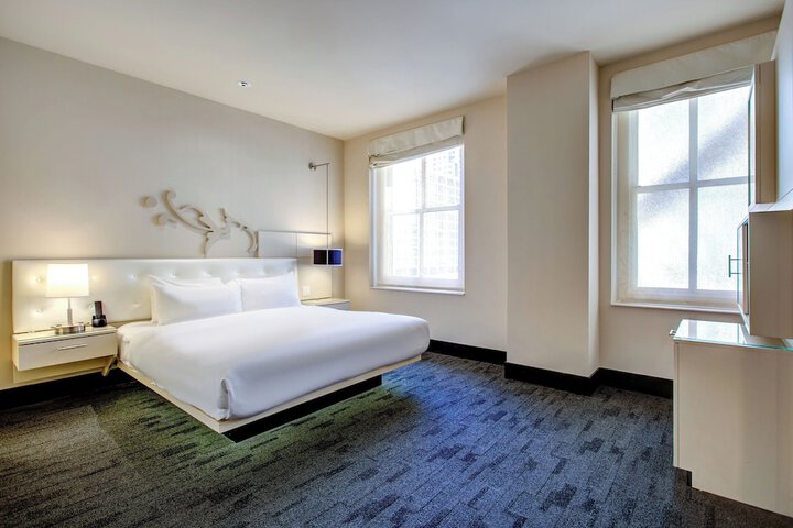 1 King Bed (20 of 21)