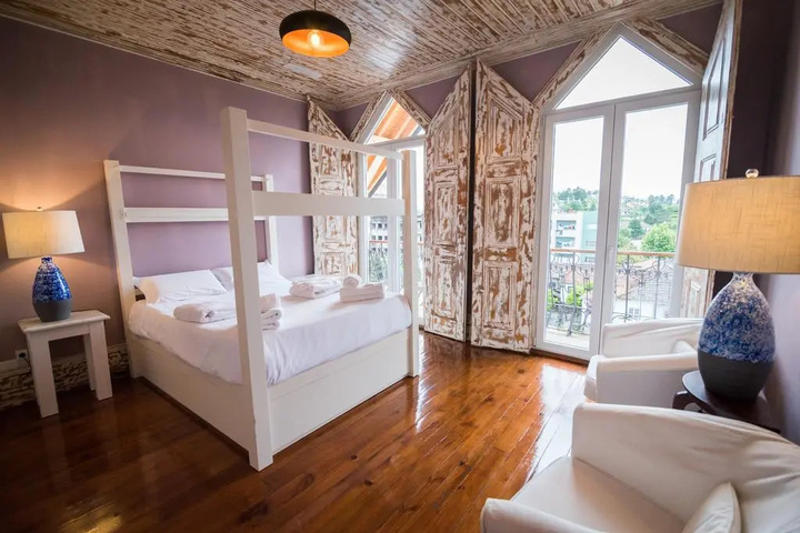 Room 4 of 13