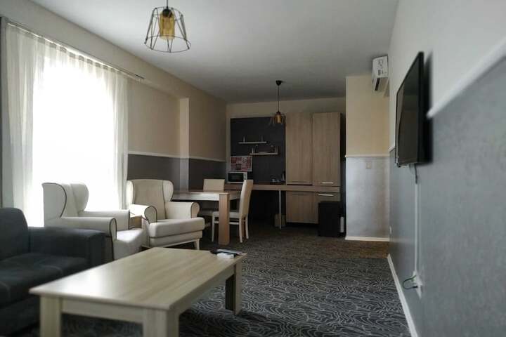 Room 27 of 88