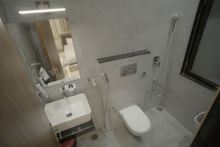 Room 20 of 34