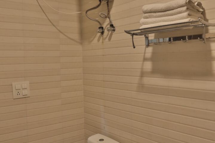 Room 16 of 31