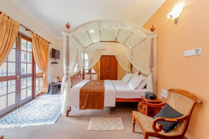 Room 2 of 11