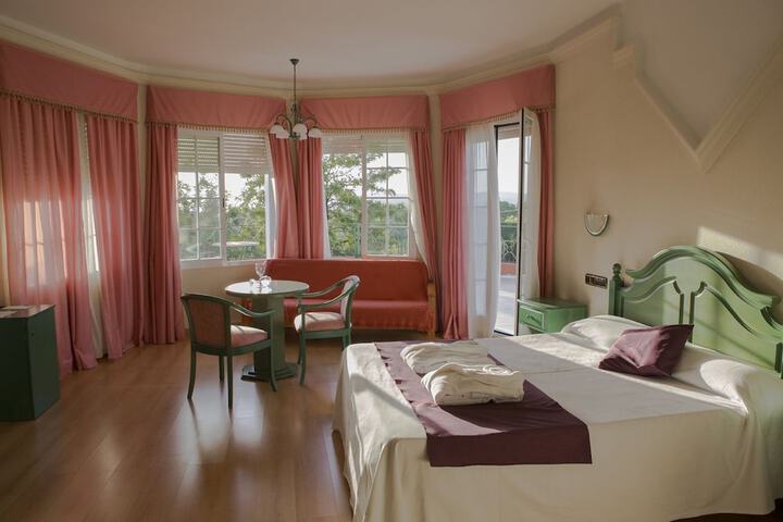 Room 5 of 34