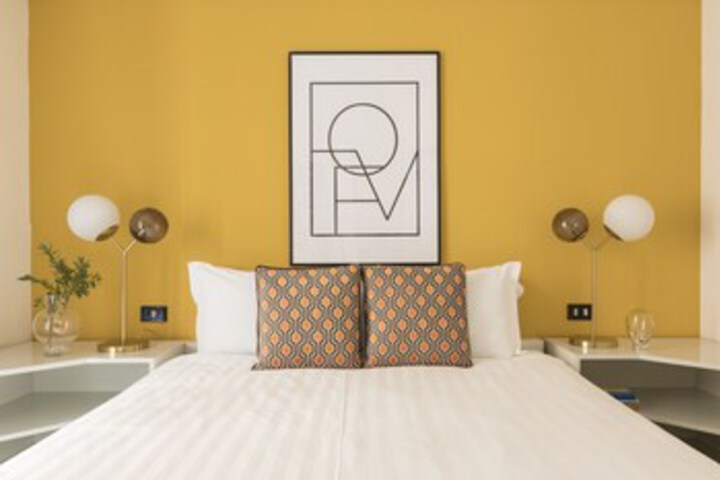 Room 11 of 13