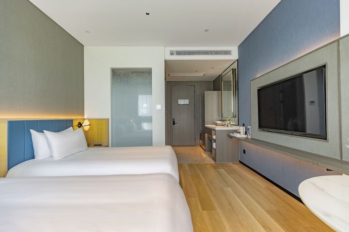 Room 15 of 57
