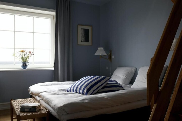 Room 12 of 63