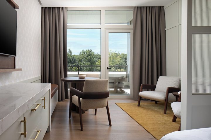 Room 18 of 43