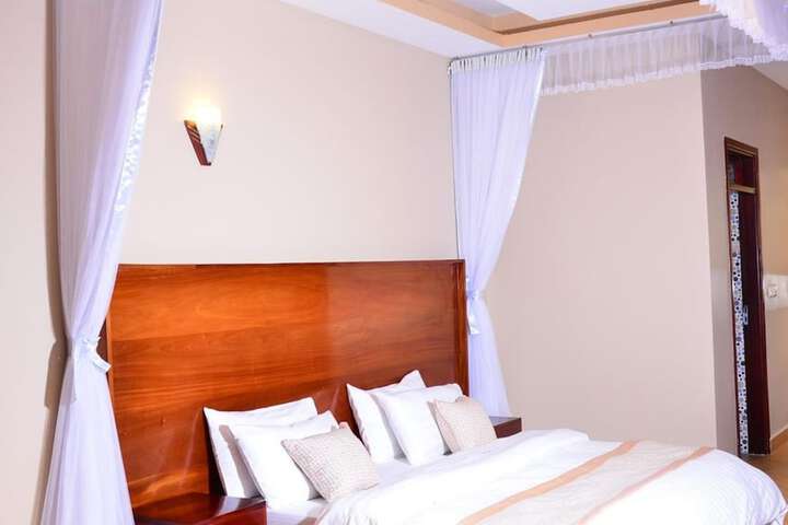 Room 4 of 19