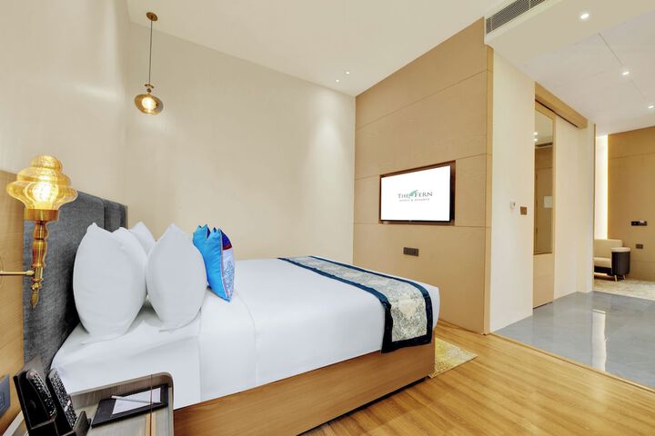 Room 6 of 24