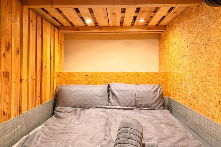 Room 12 of 60
