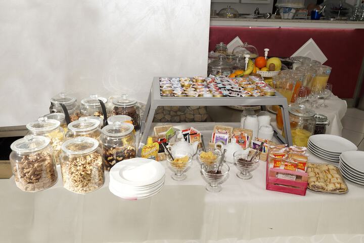 Breakfast/Coffee Service 41 of 51