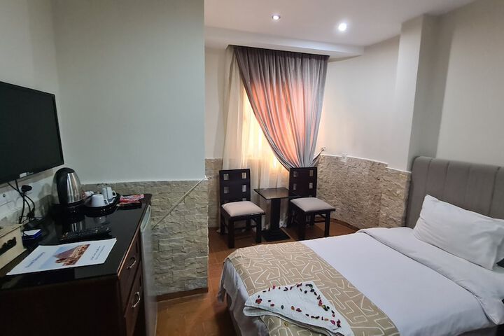 Room 86 of 340