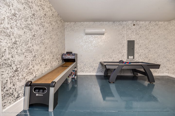 Room 2 of 74