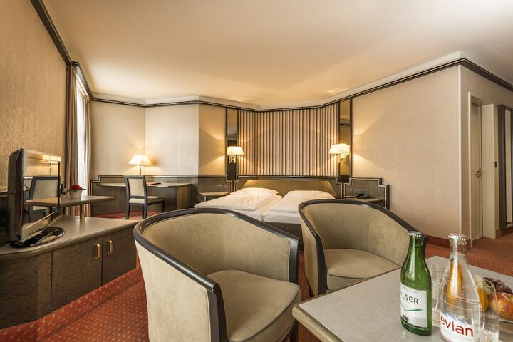 Room 46 of 146