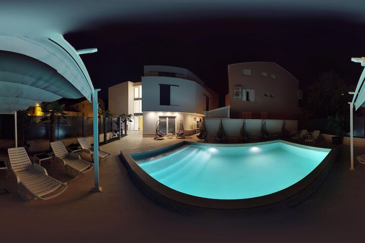 Hotel 52 of 54