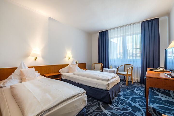 Room 3 of 39