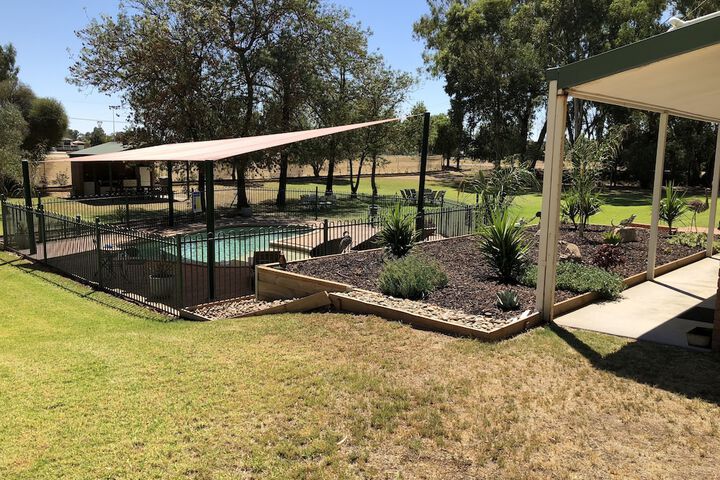 Property Grounds 22 of 32