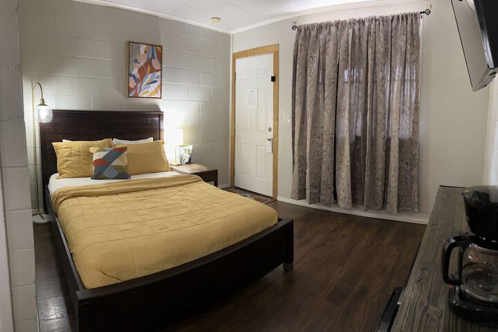 Room 8 of 61