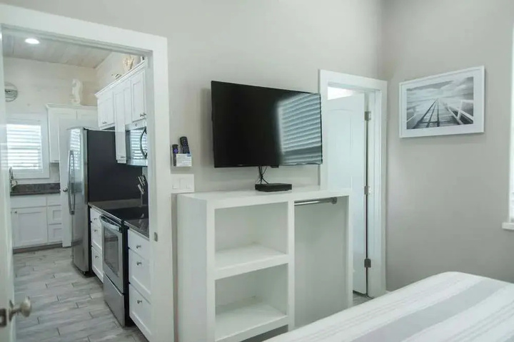 Room 2 of 4