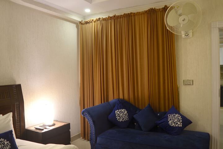 Room 22 of 83
