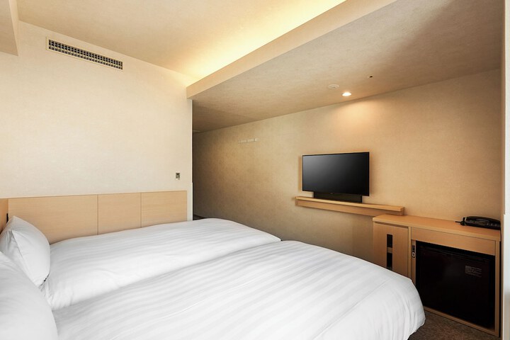Room 21 of 48