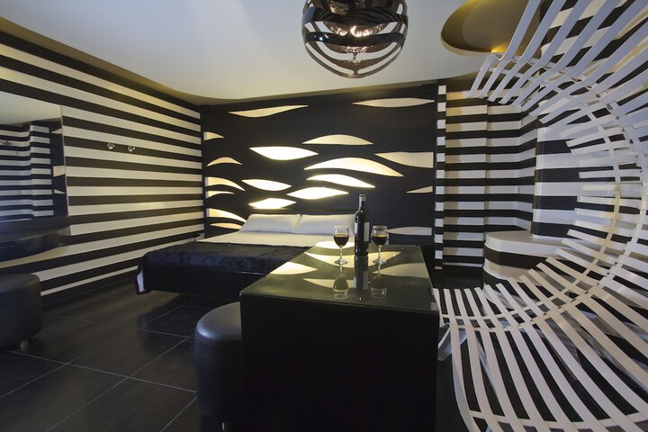 Room 18 of 24