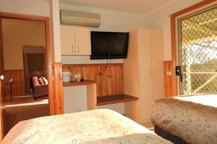 Room 3 of 48