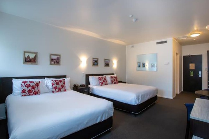 Room 10 of 44