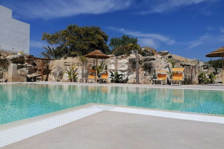 Hotel Pool