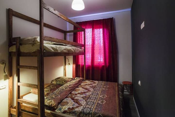 Room 2 of 25
