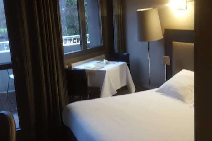 Room 11 of 39