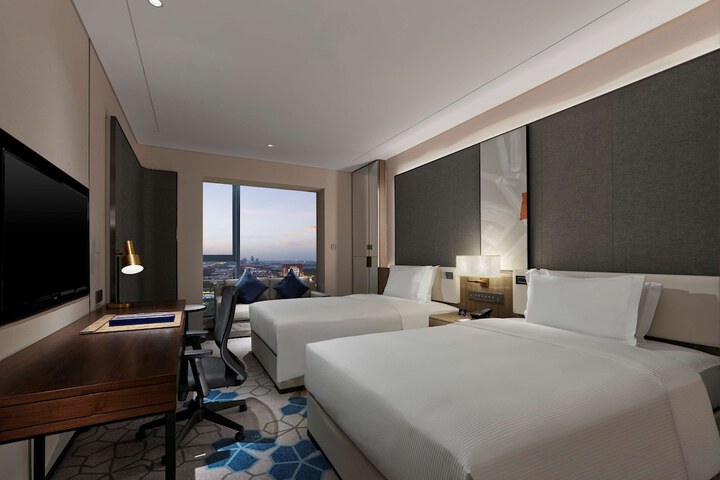 Room 30 of 51