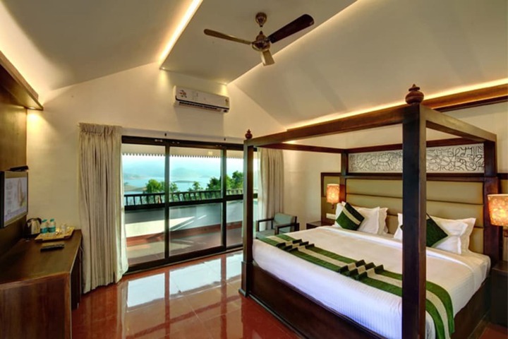 Room 5 of 51