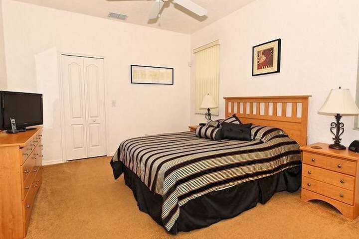 Room 4 of 13