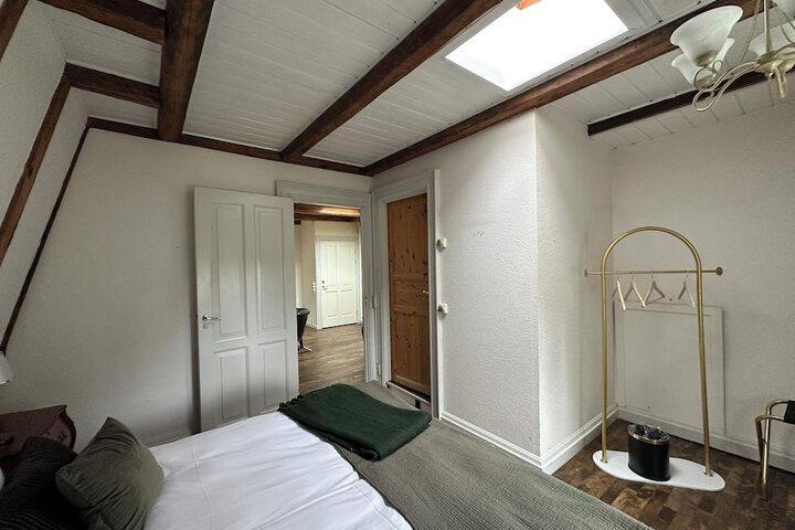 Room 44 of 77