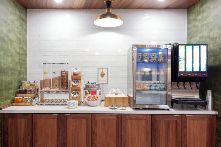 Breakfast/Coffee Service 15 of 18