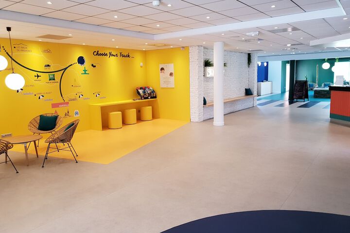 Entrance & Lobby