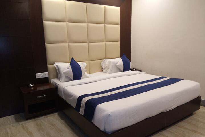 Room 10 of 23