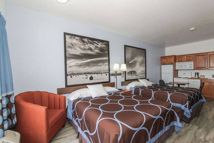 Room 8 of 32