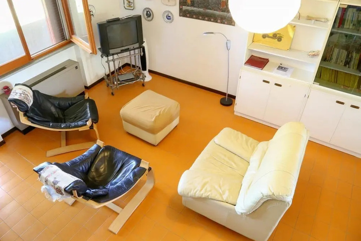 Room 3 of 21