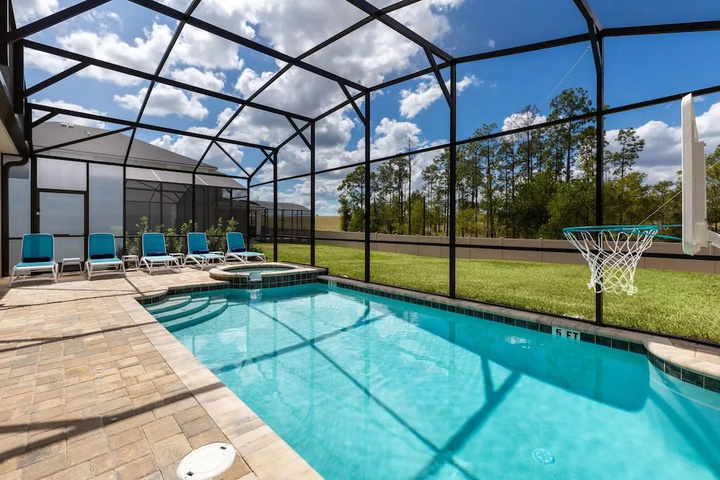 Pool 14 of 28