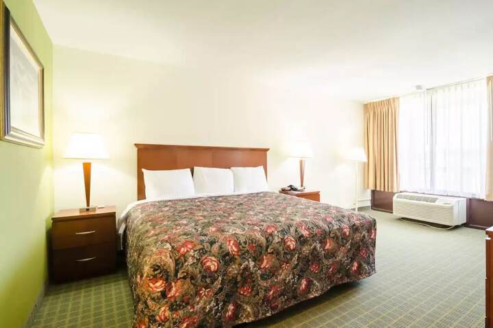 1 King Bed (9 of 14)