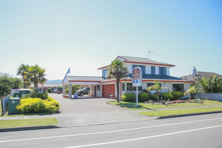 Exterior of Bks Palm Court Motor Lodge