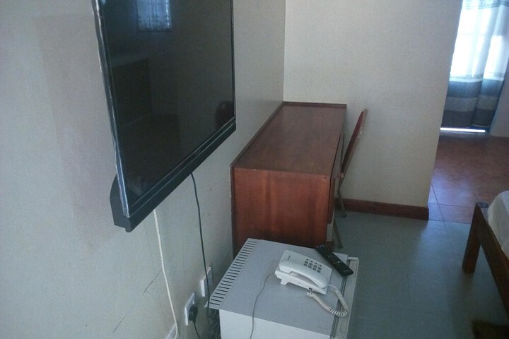 Room 12 of 26