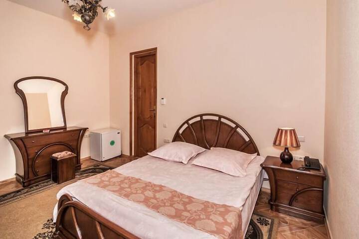 Room 10 of 22