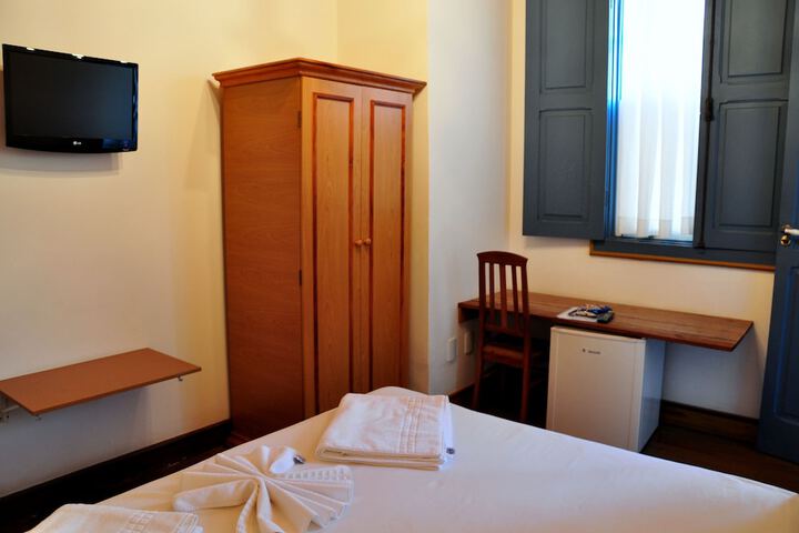 Room 49 of 106