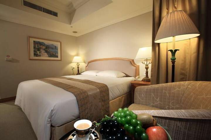 Room 15 of 42