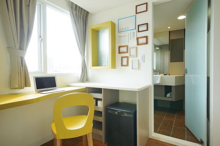 Room 29 of 51