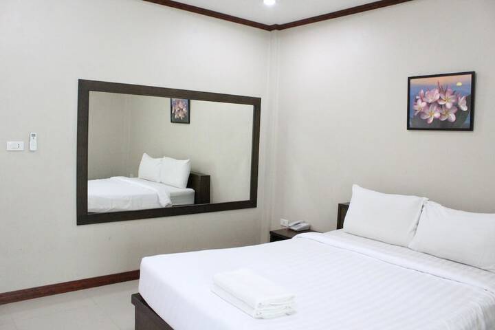 Room 4 of 48