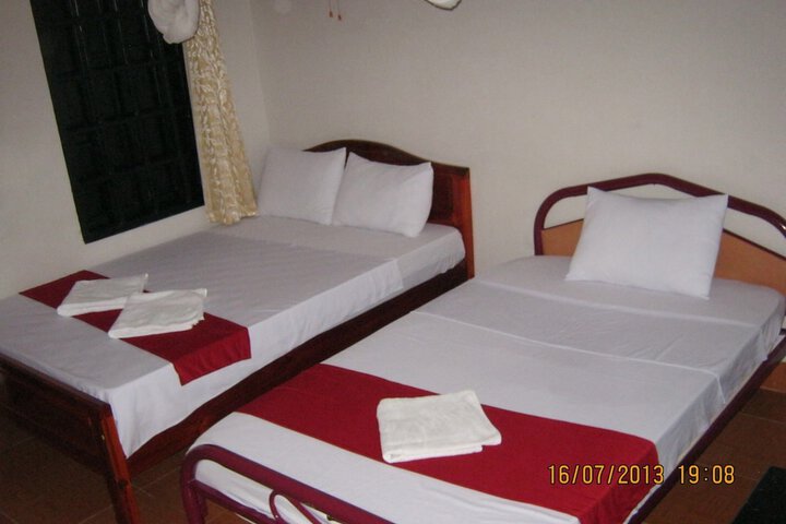 Room 4 of 40